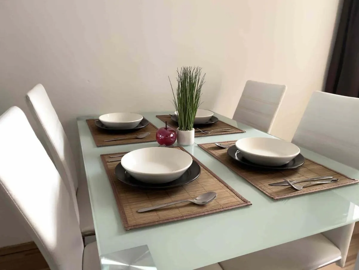 Central Station Long-Term Apartment Wien
